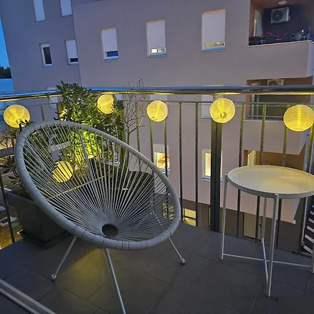 Apartament 53 & Underground Garage Parking Szybenik