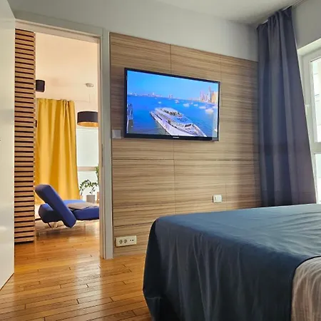 53suite Adriatic & Underground Garage Parking Apartamento *