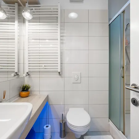 53suite & Underground Garage Parking Appartement