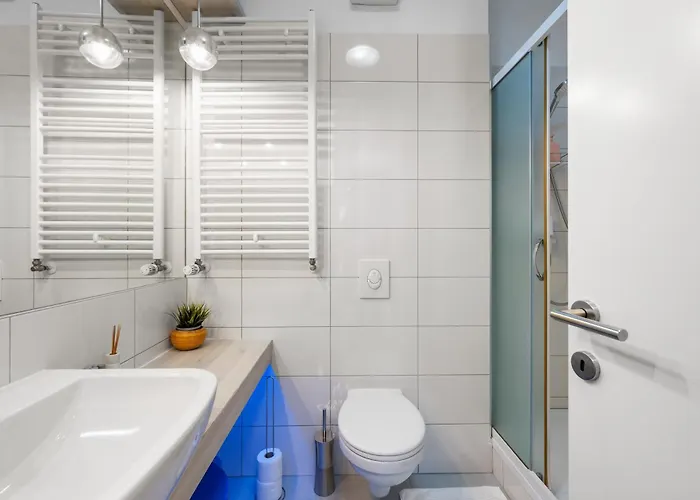 53 & Underground Garage Parking Apartamento