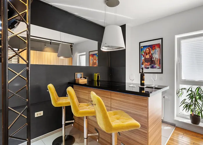 53 & Underground Garage Parking * 시베니크